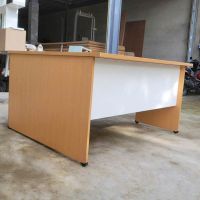 Bàn Làm Việc Gỗ BLVG16.jpg