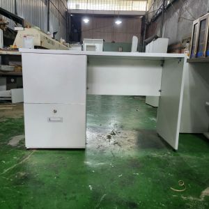 Bàn Làm Việc Gỗ BLVG02.jpg