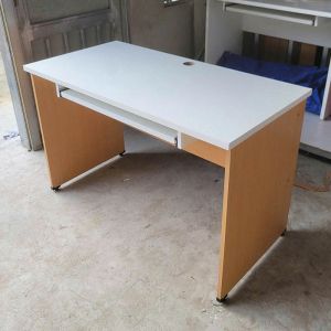 Bàn Làm Việc Gỗ BLVG15.jpg